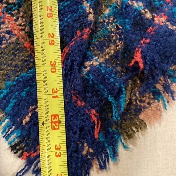 Plaid button closure knit poncho with fringe one size - Picture 8 of 8